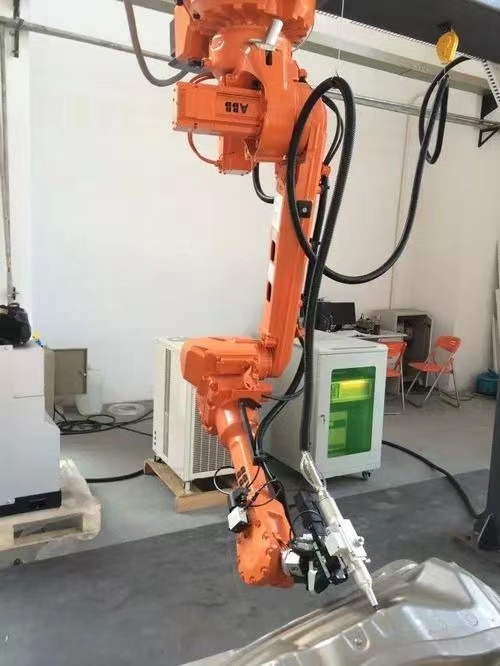 龍門倒裝機械手三維激光切割機 龍門倒裝機械手三維激光切割機